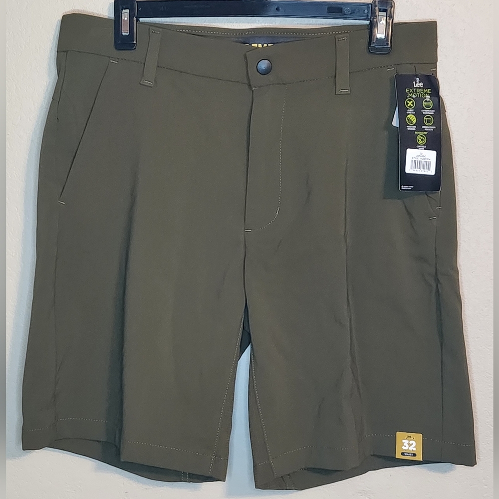 Lee Mens Jurassic Extreme Motion Performance Stretch Shorts Size: 32